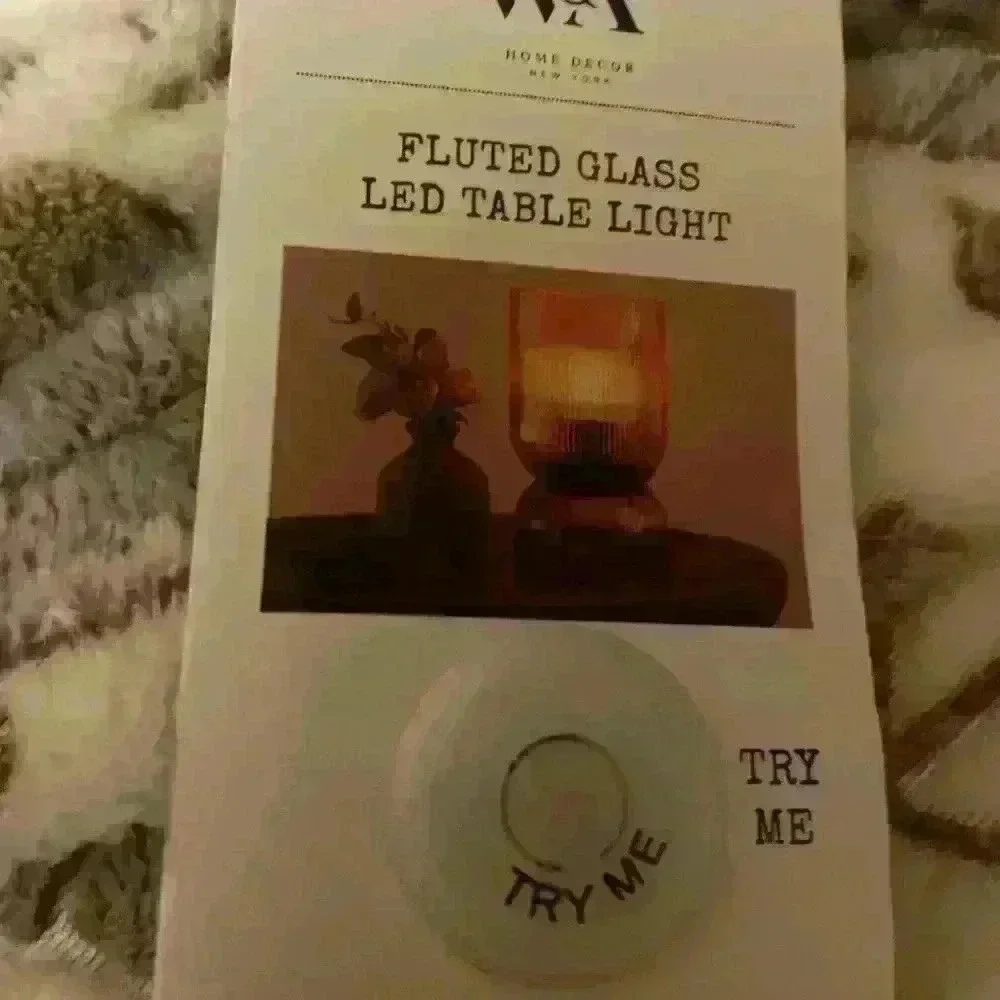 W&A fluted LED glass table light